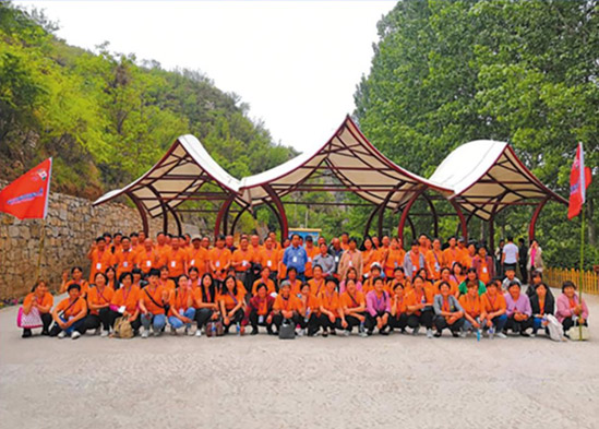 2019年5月公司總經(jīng)理李光華帶隊組織公司員工外出采風(fēng)觀光