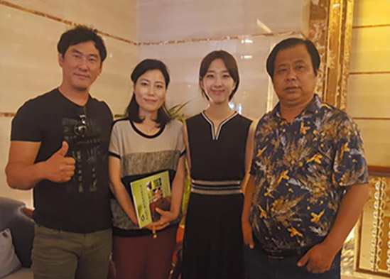 2016年8月韓國客商來公司業(yè)務(wù)考察李光華總經(jīng)理陪同進行業(yè)務(wù)洽談并合影留念